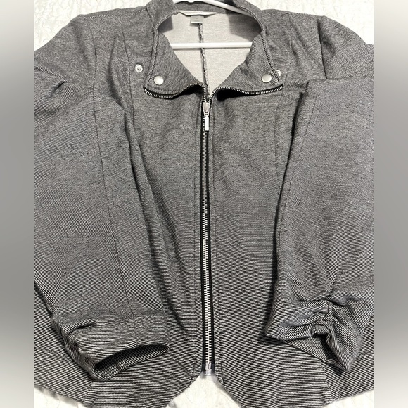 Christopher & Banks Gray Knit Jacket Size M Zip front Ruched Snaps front lapel. - Picture 5 of 9